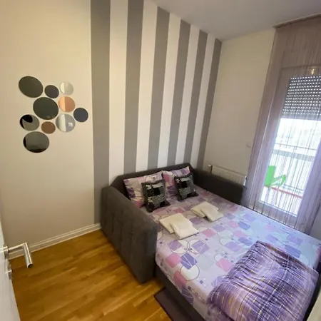 Апартаменти Pleasure Lux1 *